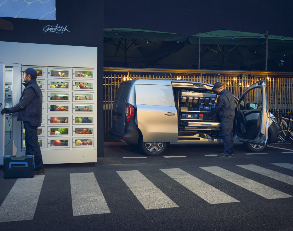 L'une des particularités du Nouveau Kangoo Van est l'absence du montant central de ses portes latérales. Photo Publicis conseil/Michaël Hanisch.