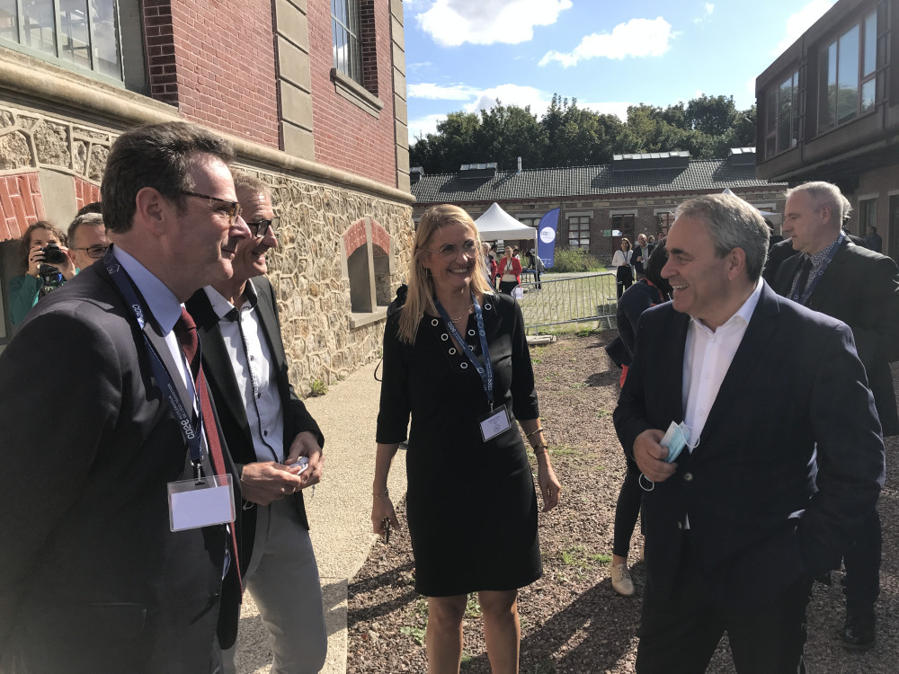 Frederic Motte président de la mission Rev3, Jean-François Caron fondateur du CD2e, Frédérique Seels directrice du CD2e et Xavier Bertrand président des Hauts de France