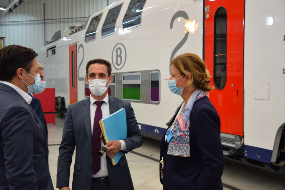 Jean-Baptiste Djebarri, Ministre délégué auprès de la ministre de la Transition écologique, chargé des Transports, avait fait le déplacement à Valenciennes pour assister aux premiers tours de roue en France du Coradia iLint.