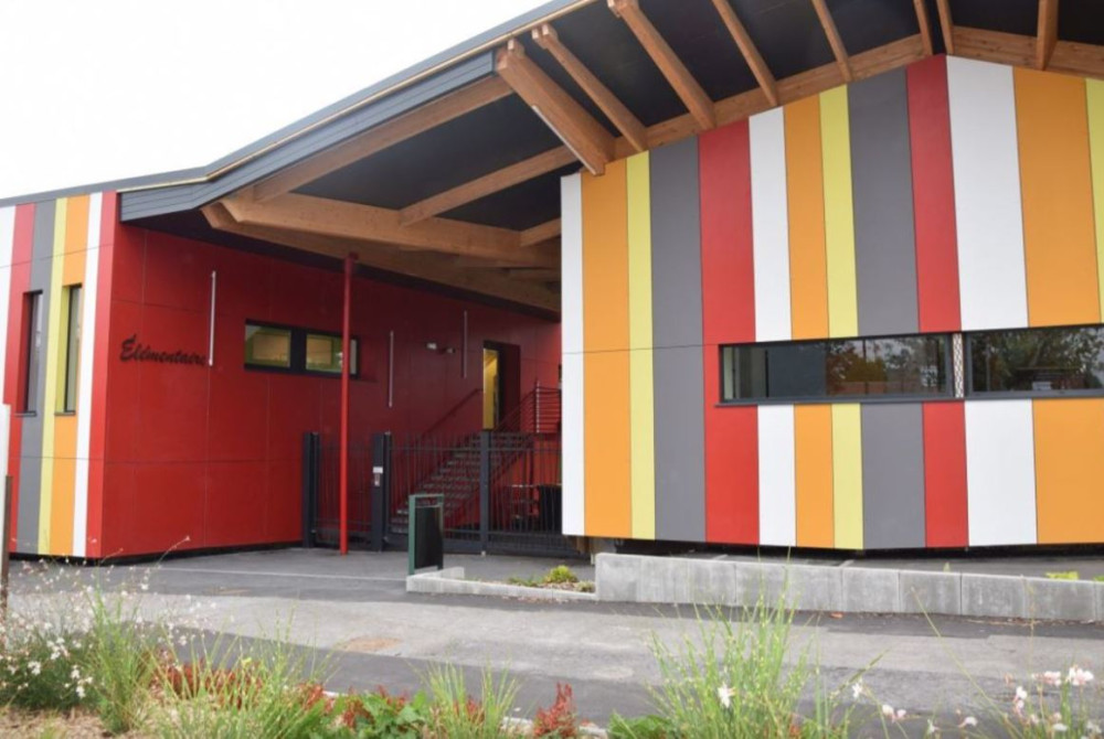 Groupe Scolaire Jules Ferry Aulnoy lez Valenciennes Nord, construit en paille