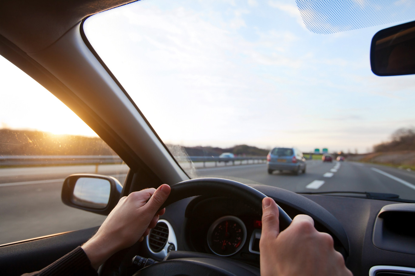 Quelle que soit la distance parcourue, les actifs normands privilégient la voiture pour se rendre au travail. (Photo d'illustration Adobe Stock)