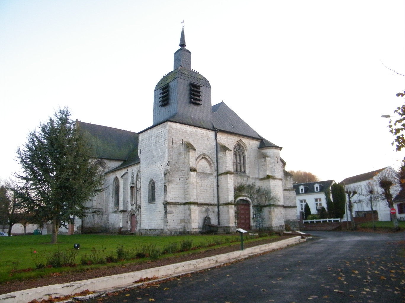 L’église Saint-Pierre de Dompierre-sur-Authie.