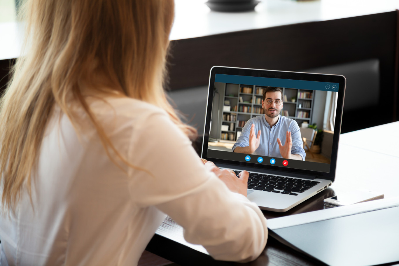 Le contexte actuel a poussé plusieurs entreprises à adopter un processus de recrutement à distance.