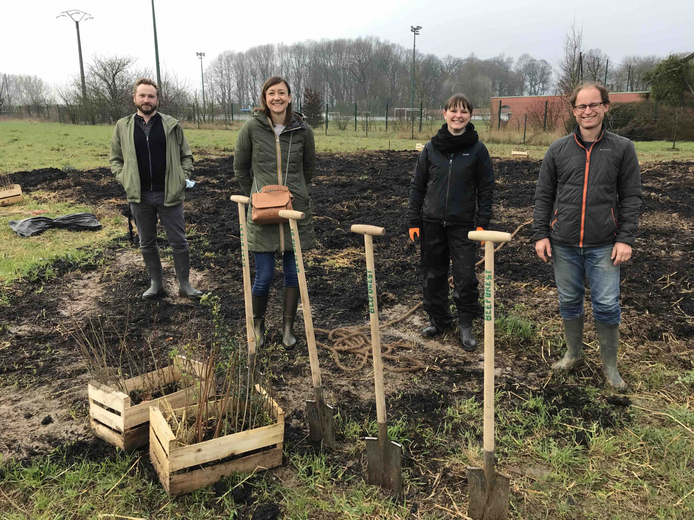 Chantier BeeForest à Templeuve, avec Vianney Fache, Amandine Goudard, Anaïs Pourrit et Mathieu Verspieren.