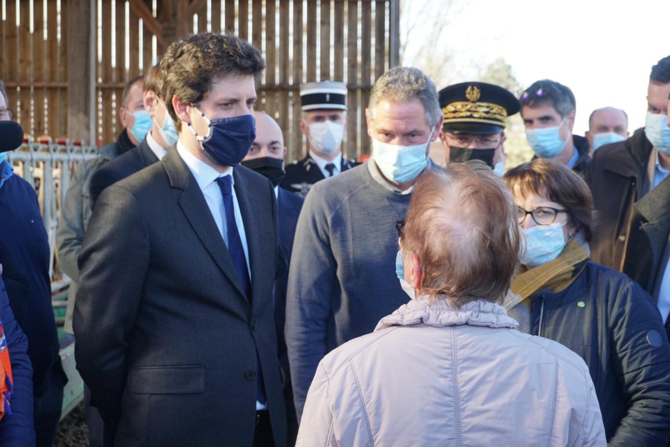 Le ministre de l'Agriculture s'est rendu à la ferme de Thierry Dennequin, qui a repris l'exploitation familiale en 1998. (©Gazette Normandie/Chl.G.)