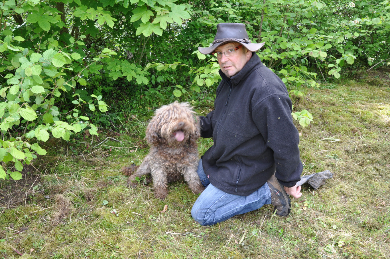 Pascal Schuzger accompagné de son chien Einstein.