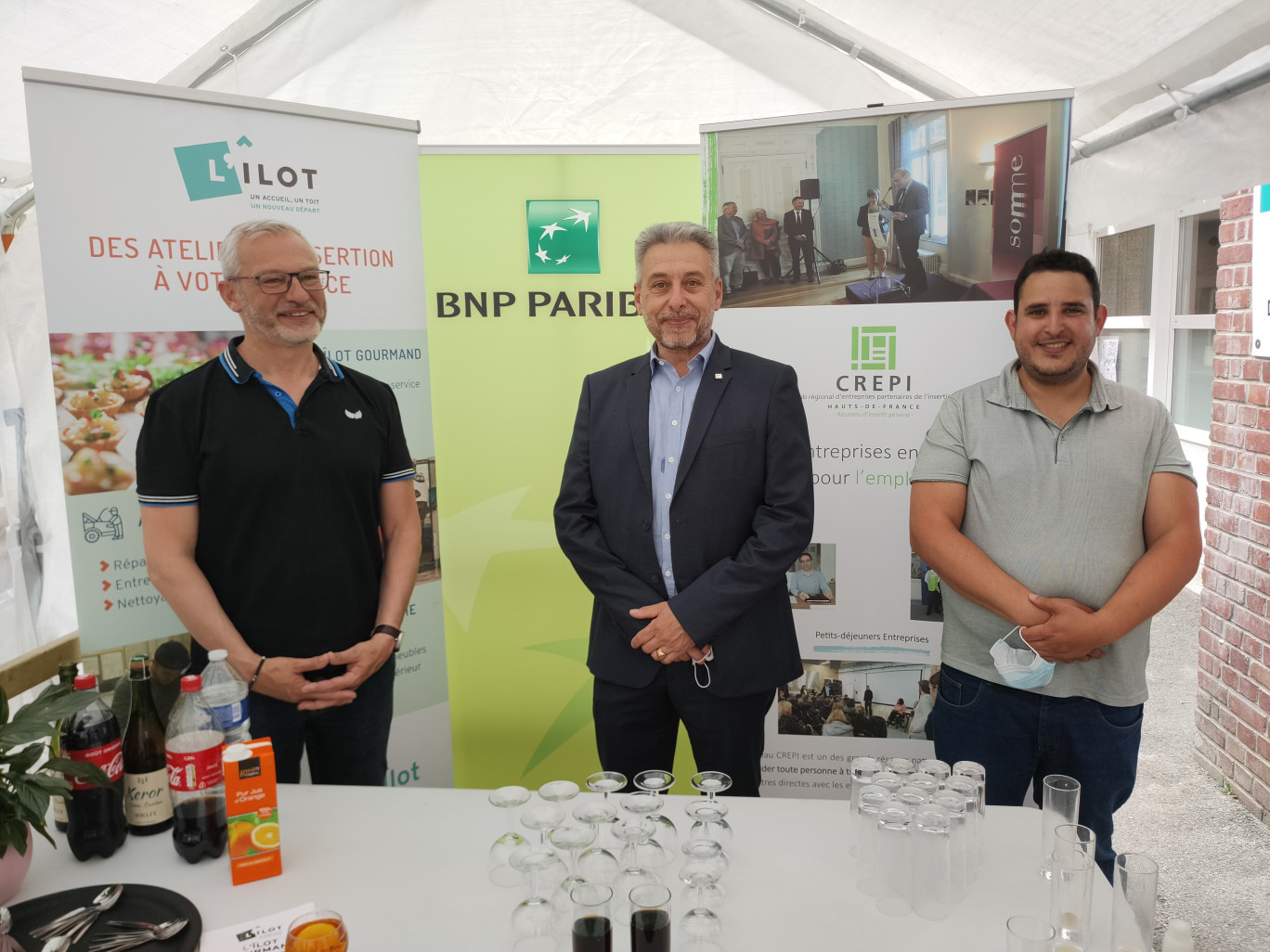 Ludovic Gorez, directeur des ateliers de l'Îlot, Pierre Campardou, directeur territorial Somme de BNP Paribas et Mehdi Fekak, chargé de mission au CREPI HDF.