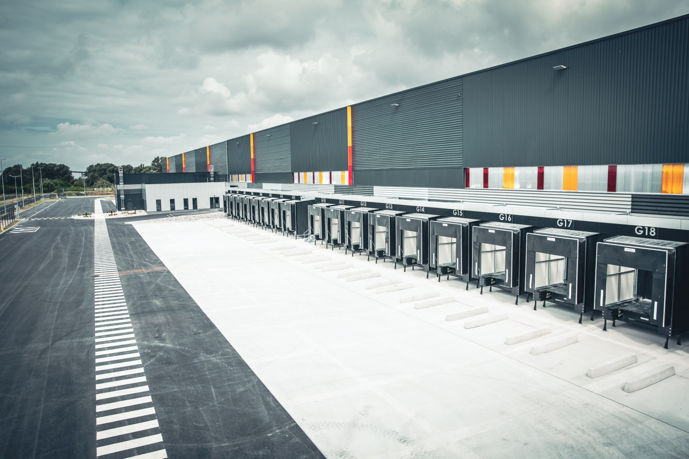 Avec une surface de 92 000 m², Havlog est le plus gros site logistique jamais construit au Havre. (Photo AG Real Estate)