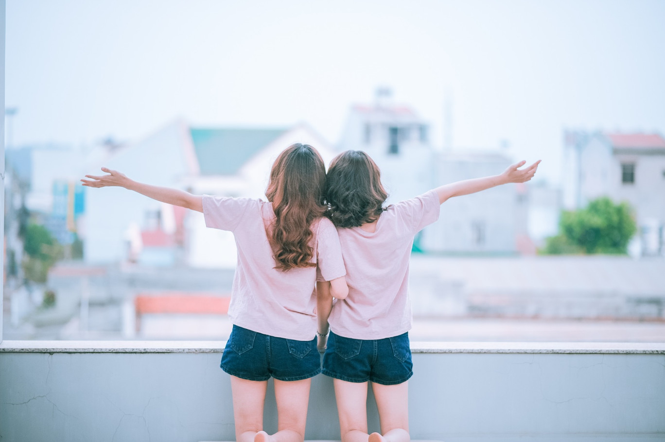 La loi bioéthique élargit le recours à l'AMP aux couples de femmes et aux femmes non mariées.