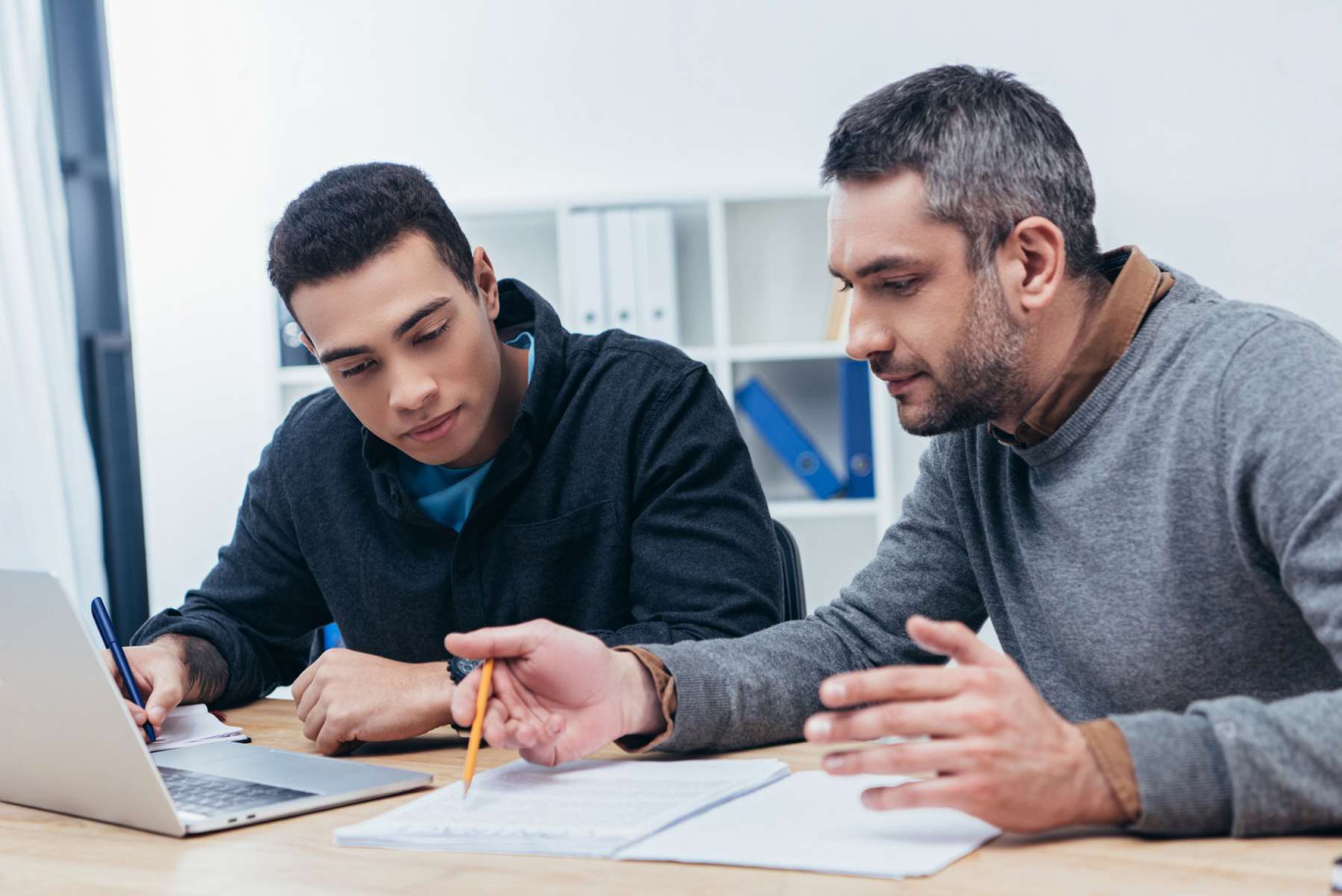 Le mentorat, un puissant levier pour la réussite professionnelle des jeunes. (c)AdobeStock