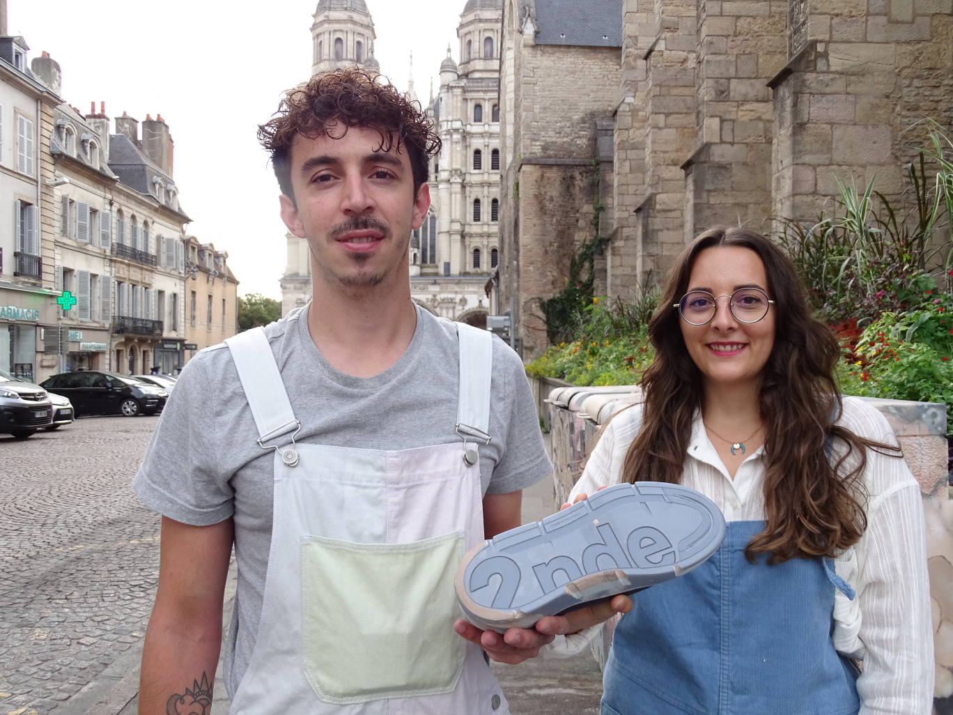 Manon Poirot et Maxence Colin créent la marque 2nde Chance à Dijon et donnent vie à une basket 100% française, écoresponsable et durable. (Aletheia Press / Nadège Hubert)