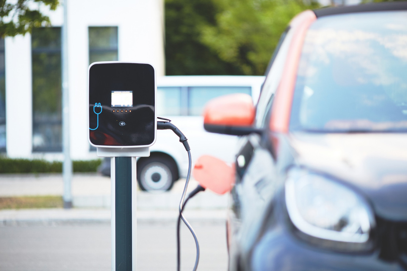 L'installation d'une borne de recharge est obligatoirement confiée à un électricien certifié. 