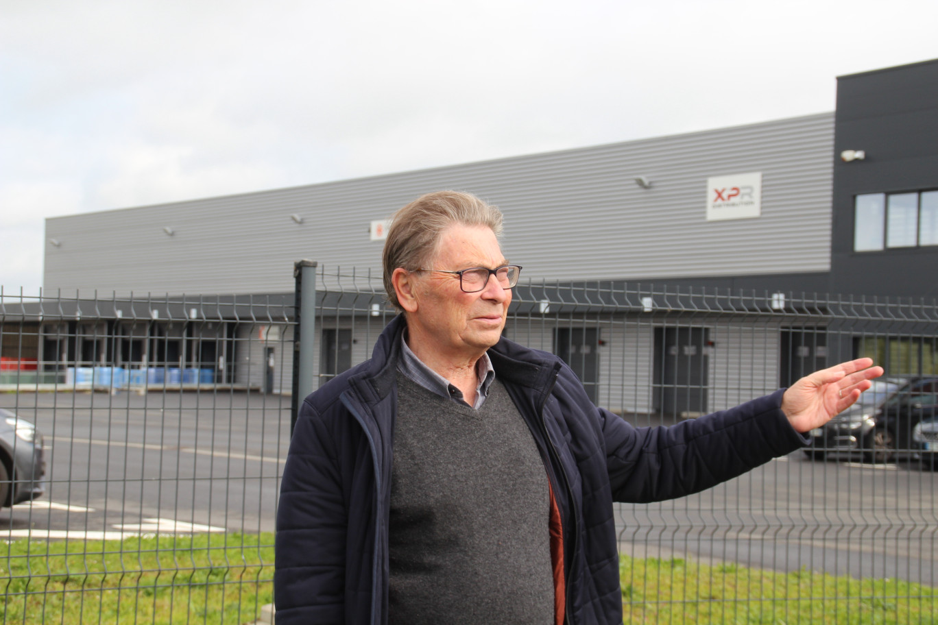 Philippe Cheval devant l’usine XPR qui emploie 90 personnes.