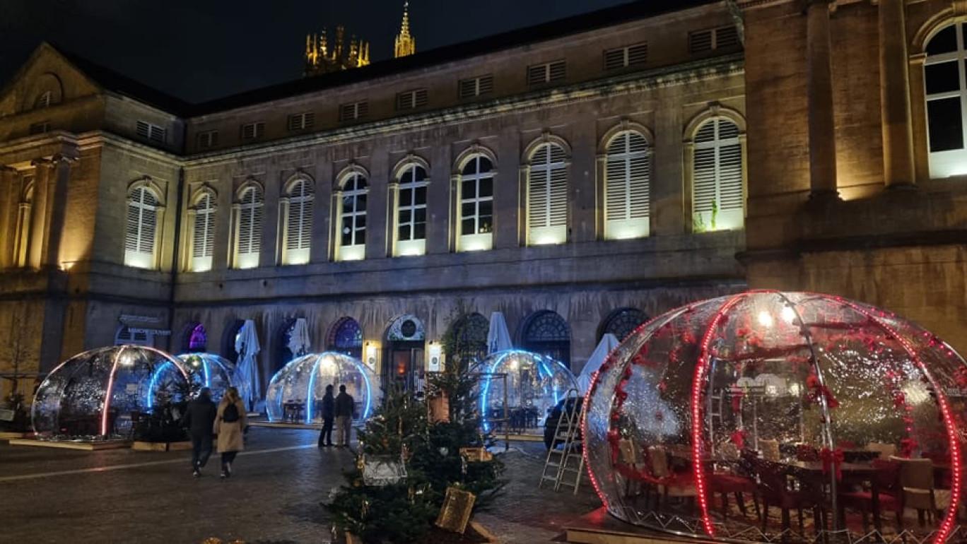 Metz : les huit igloos-restaurants place de Chambre ont commencé à accueillir leur clientèle. © Place de Chambre.