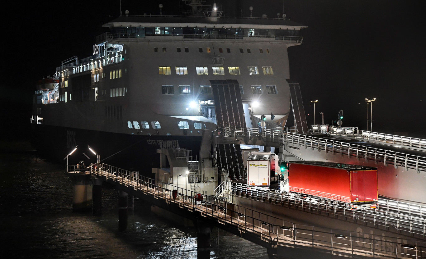 Les salariés des port exercent principalement dans de grandes structures qui relèvent davantage d’entreprises sous contrôle étranger. © Port de Calais/Sébastien Jarry