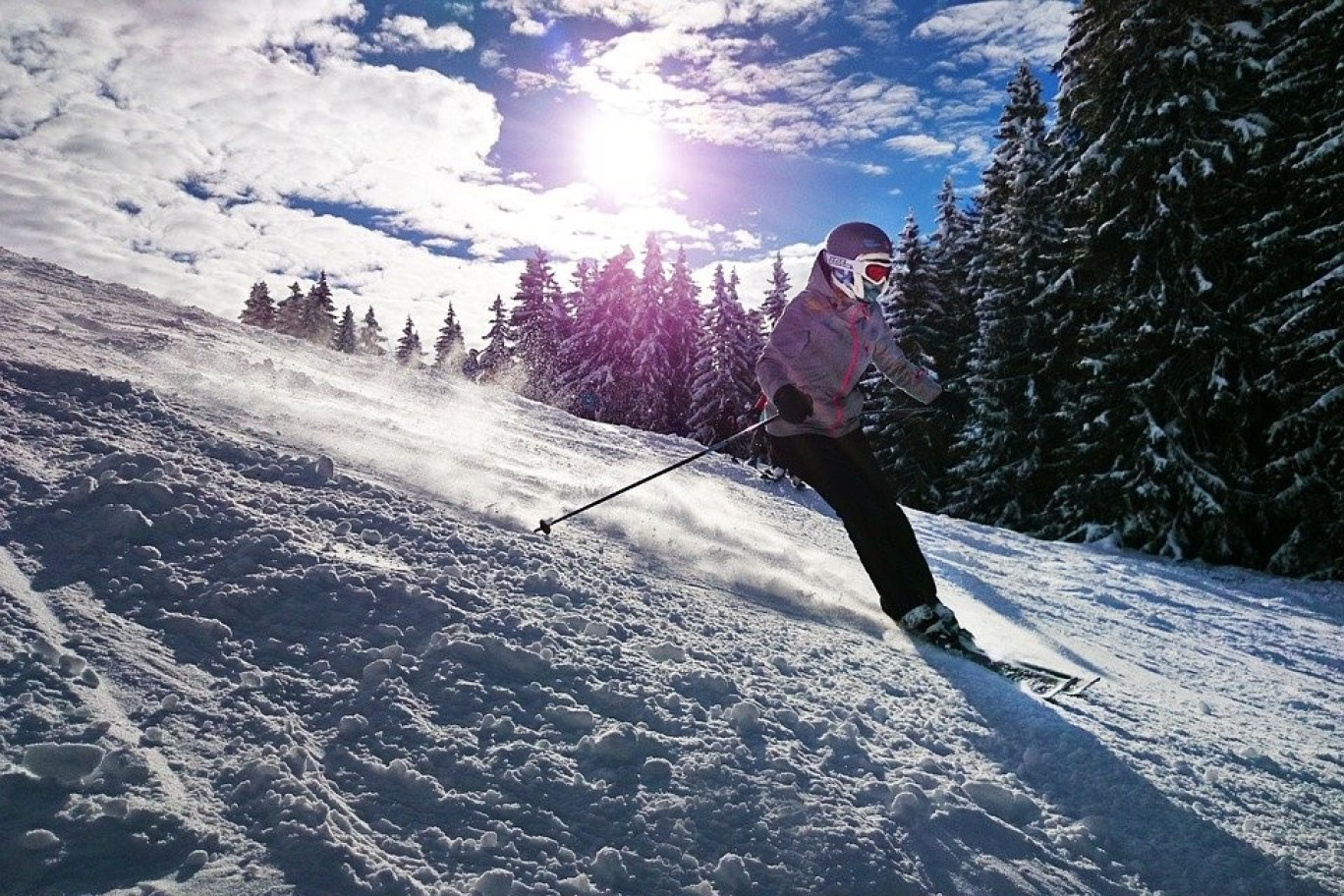 Le nouveau variant, Omicron, va-t-il gâcher la nouvelle saison de ski ? (c) : CSG Helmets