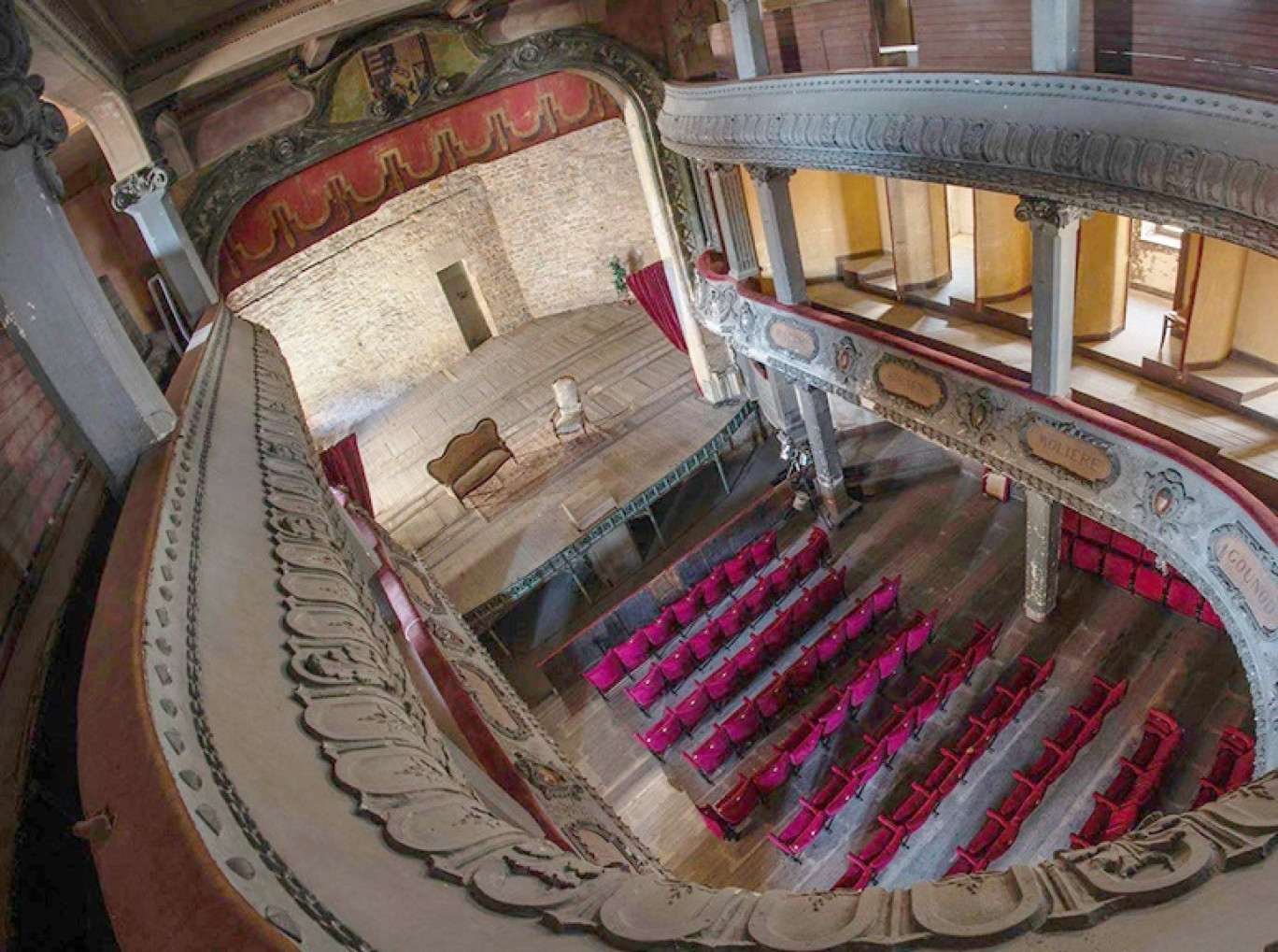 © : Association «Pour la Sauvegarde du Théâtre des Bleus de Bar».