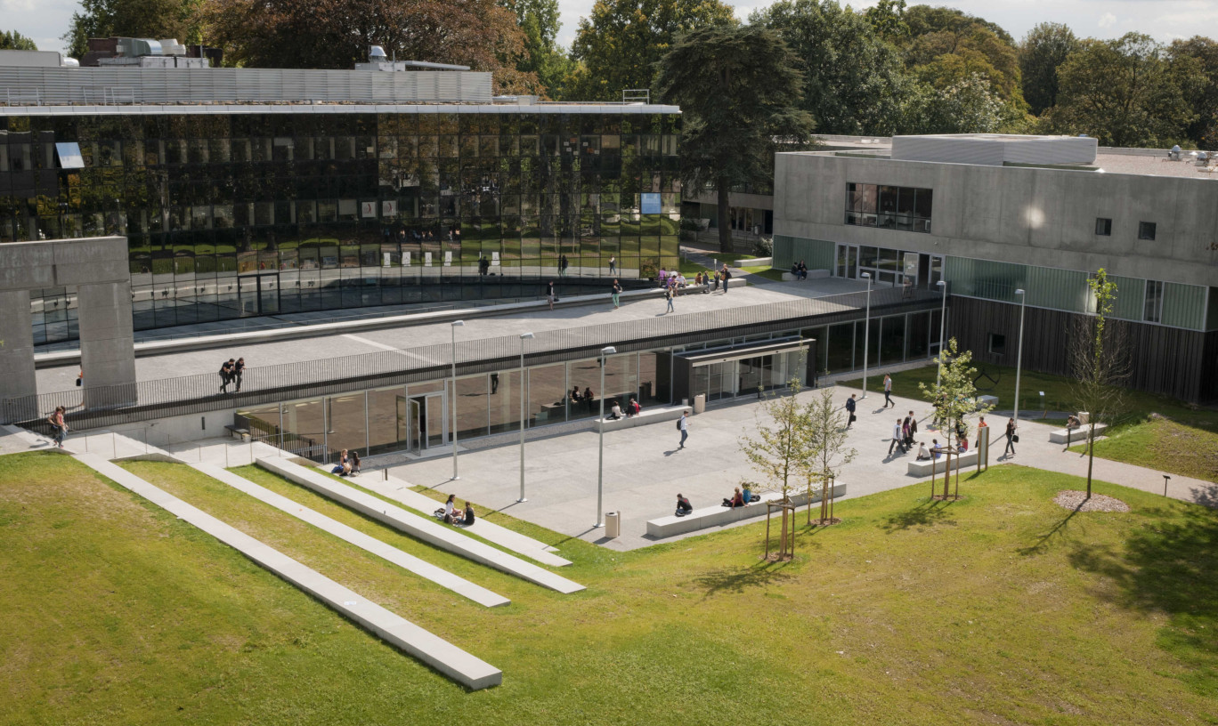 Le campus EDHEC, basé à cheval sur Croix et Roubaix.