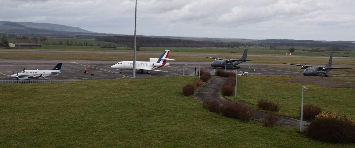 © L’aéroport Epinal-Mirecourt.