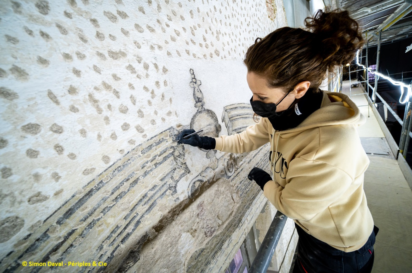 Le temple Saint-Martin de Montbéliard connaît une profonde rénovation pour découvrir des peintures murales cachées par le temps. (© Simon Daval)