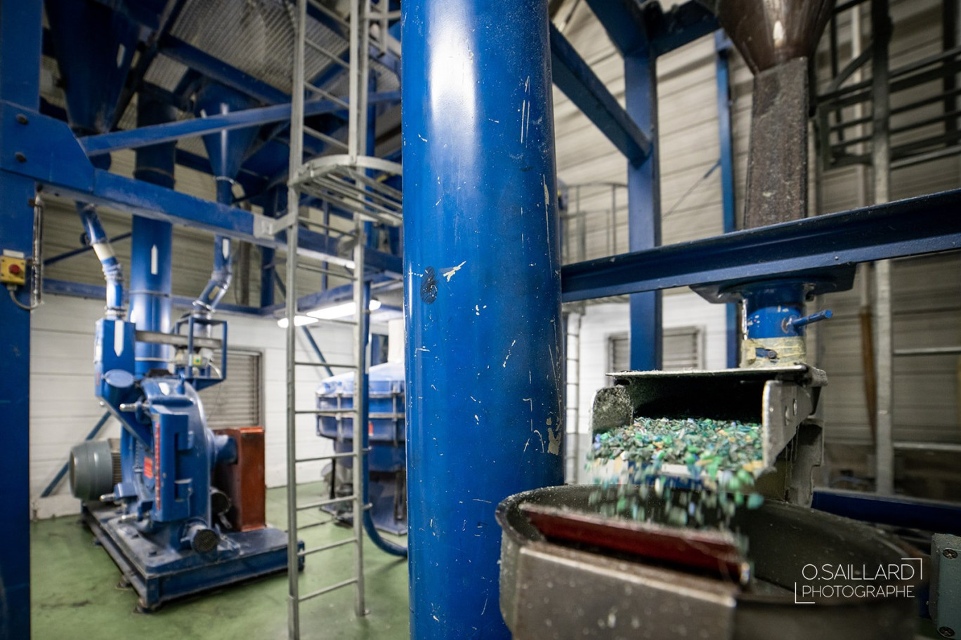 Chez Métroplast en Saône-et-Loire, le plastique recyclé représente déjà 50 % de certains produits. Grâce à de récents investissements, sa part pourrait atteindre 100 % à la fin de l’année. (© O Saillard Photographe)