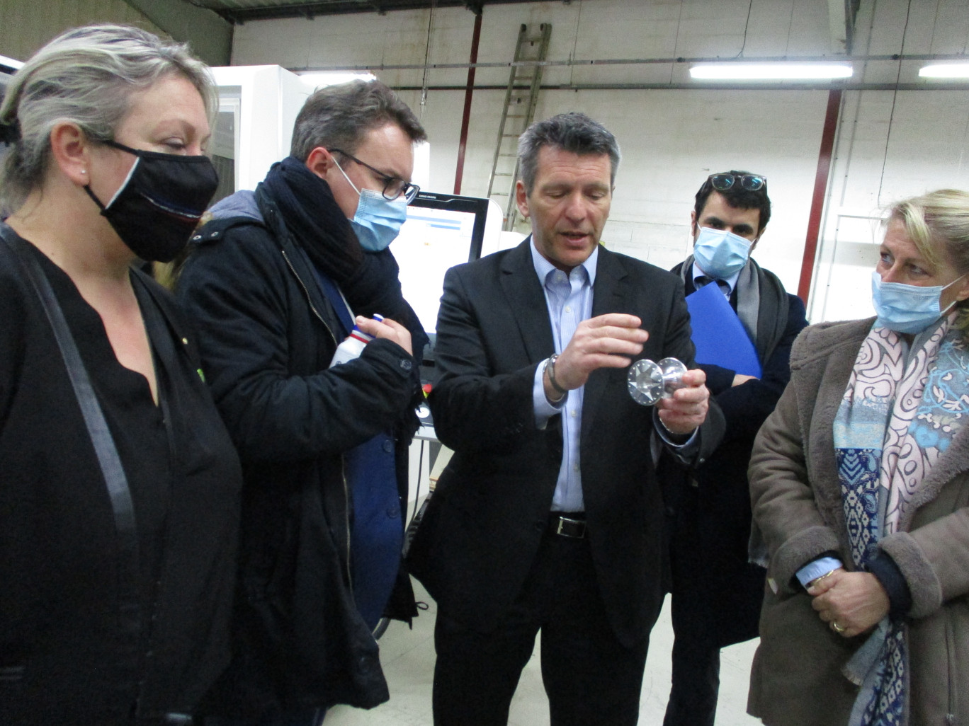 Le député Guillaume Gouffier-Cha (à g.) a réservé à Patrick Guinard sa première visite sur le terrain après la remise de son rapport. 