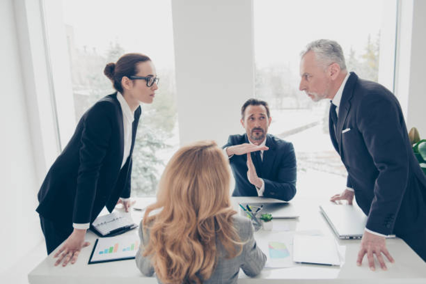 Le travail en équipe est source de stress, celui que l’on retrouve dans tout cercle social.