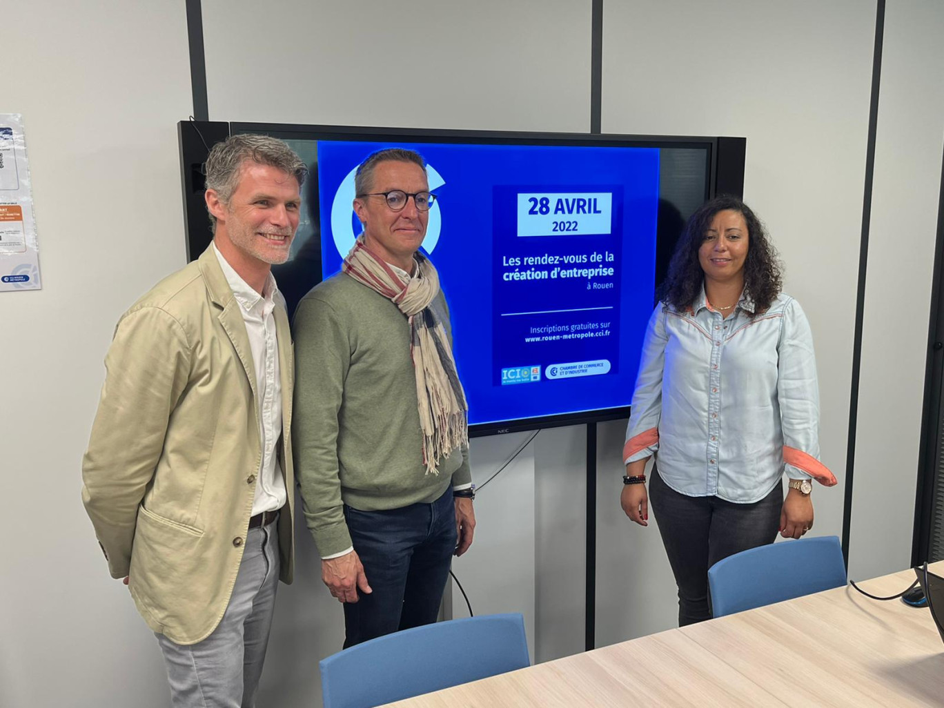 Samuel Neufville, responsable pôle entreprenariat à la CCI Rouen Métropole ; Jean-François Brouilliez, membre de la CCI Rouen Métropole et Linda Montier-Henry, dirigeant du Studio Karaoké. (Photo Gazette Normandie)