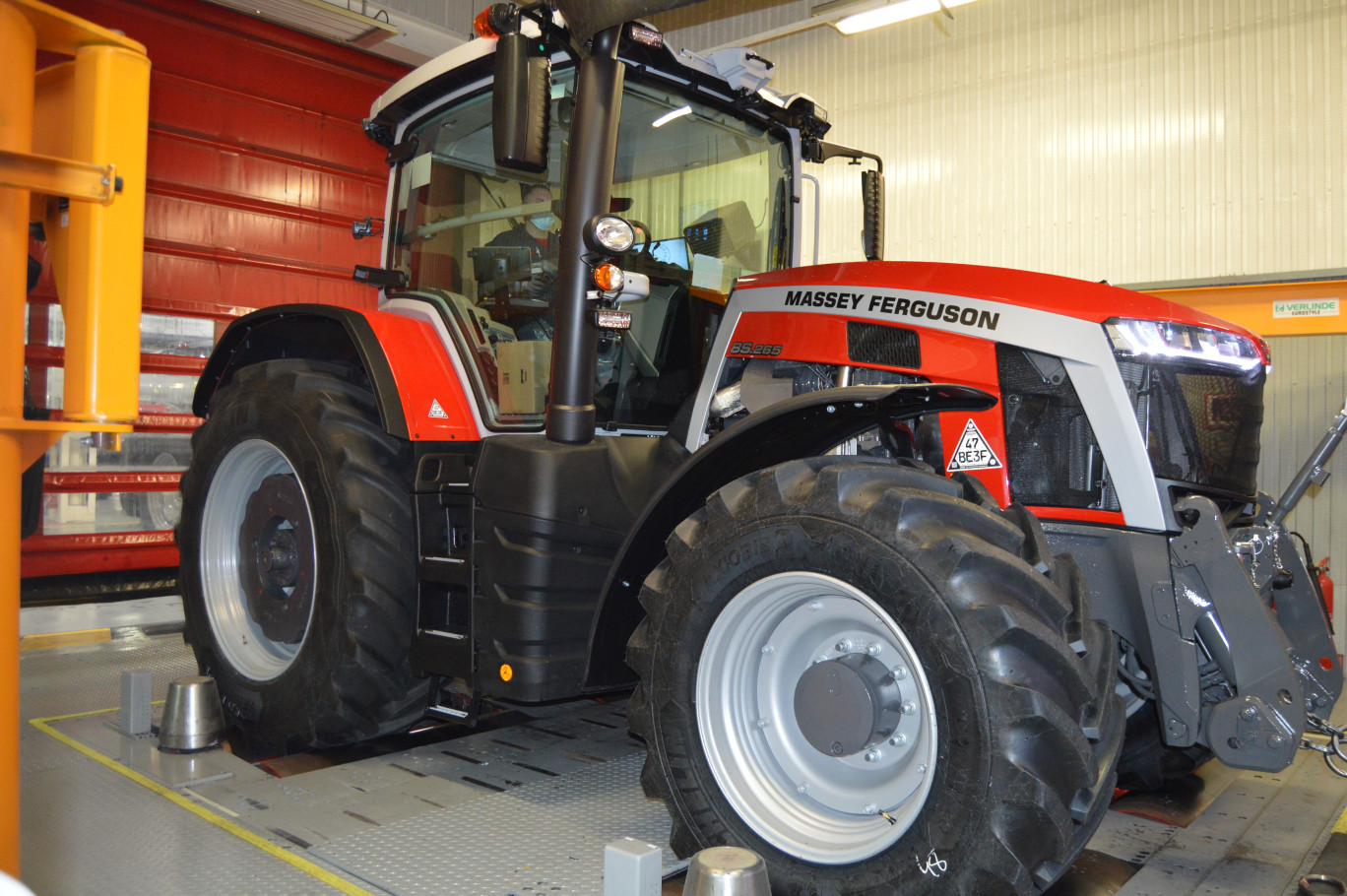 Le nouveau tracteur de Massey Fergusson. (c)Virginie Kubatko