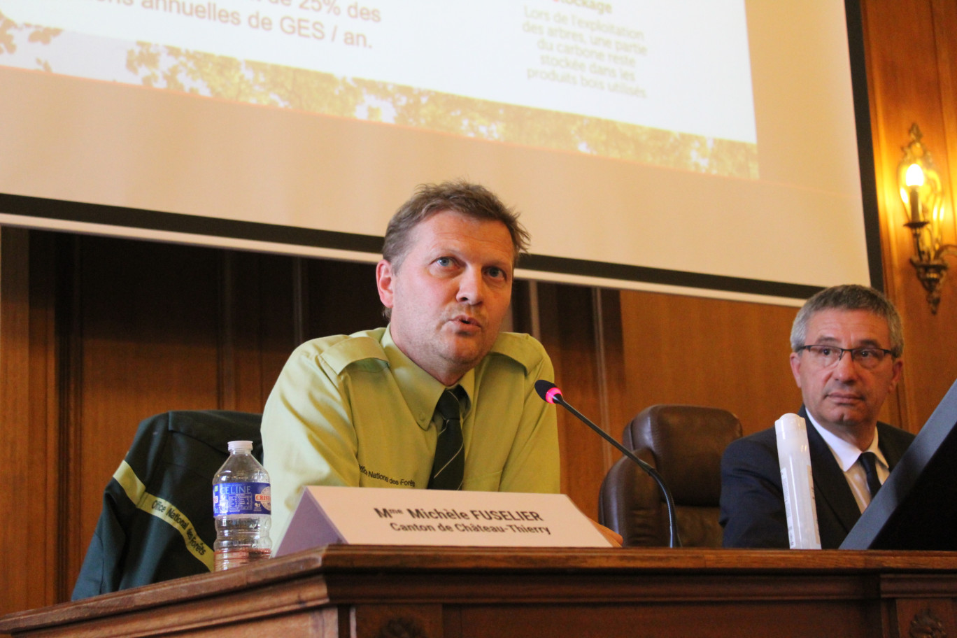 Bertrand Wimmers, directeur de l'ONF de Picardie (à g.) avec Nicolas Fricoteaux, président du Département