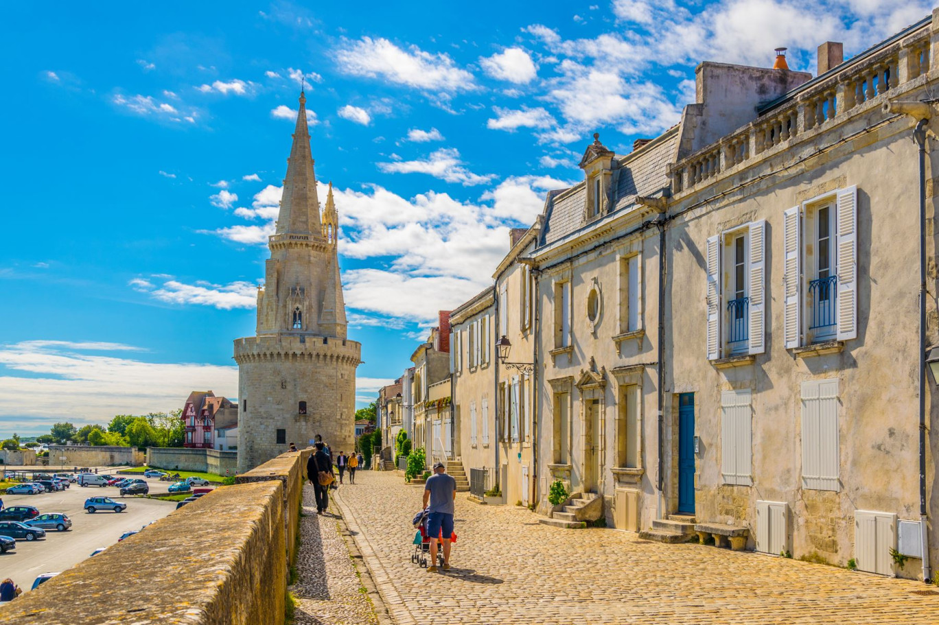 Sur le segment des maisons anciennes, de nombreuses stations balnéaires affichent des hausses de prix supérieures à 15% comme à La Rochelle. © dudlajzov