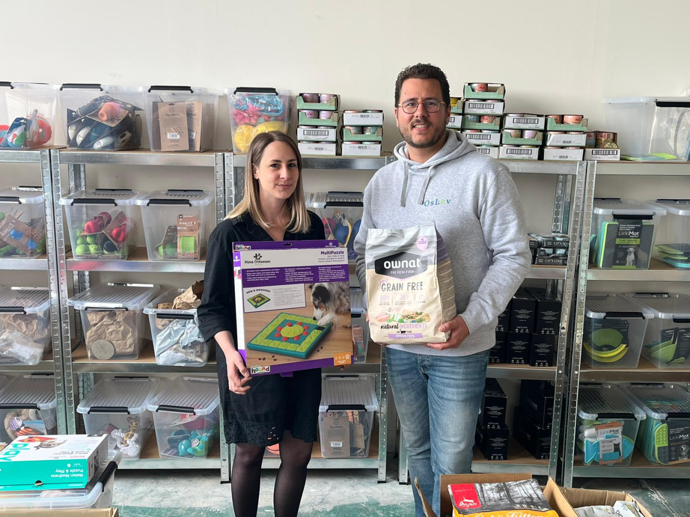 Charlène et Fabien Demarest ont lancé Oslov dans le but d'accompagner les propriétaires d'animaux de compagnie vers des produits naturels. (Photo Gazette Normandie)