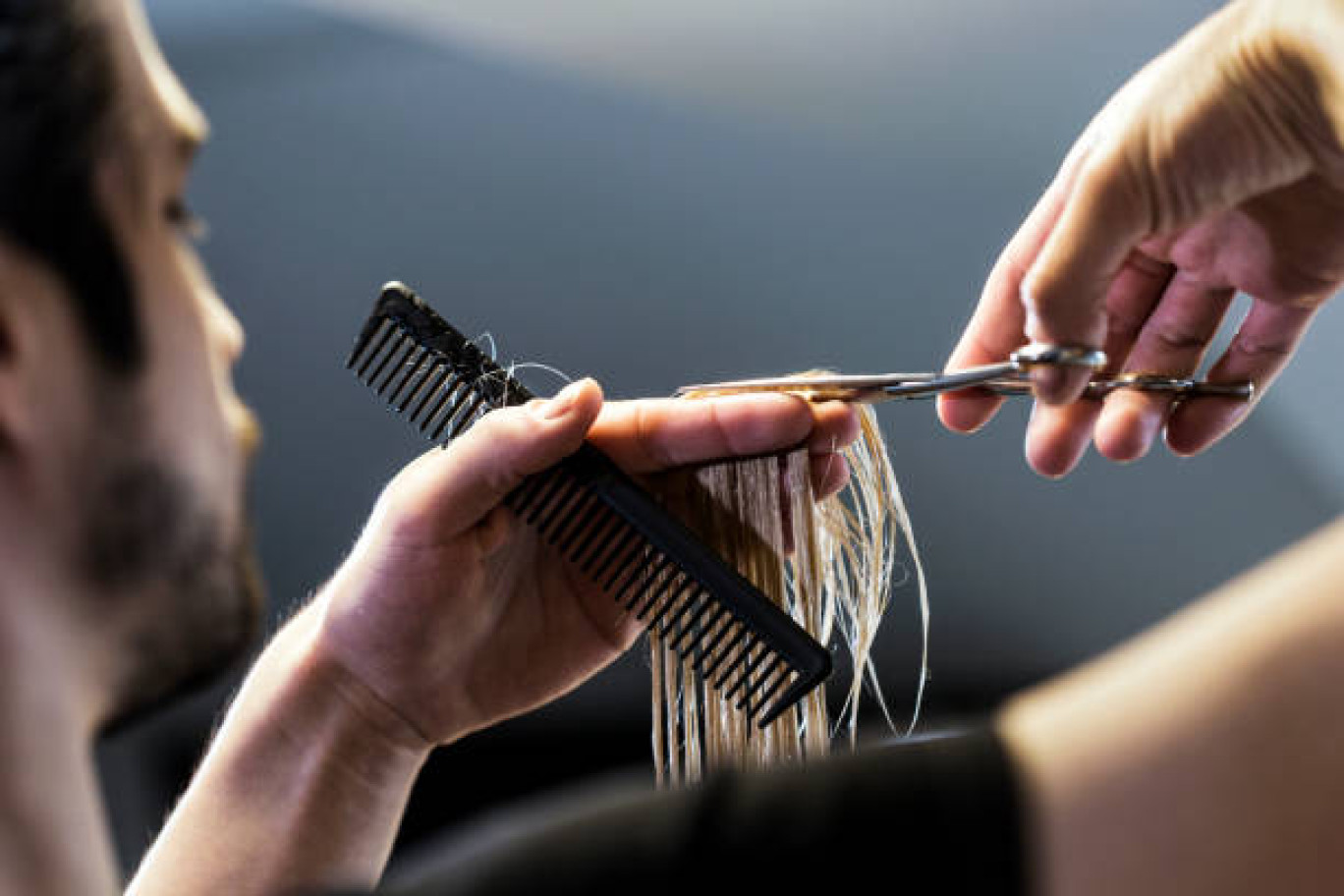 La coiffure continue de rechercher des apprentis en Moselle. 