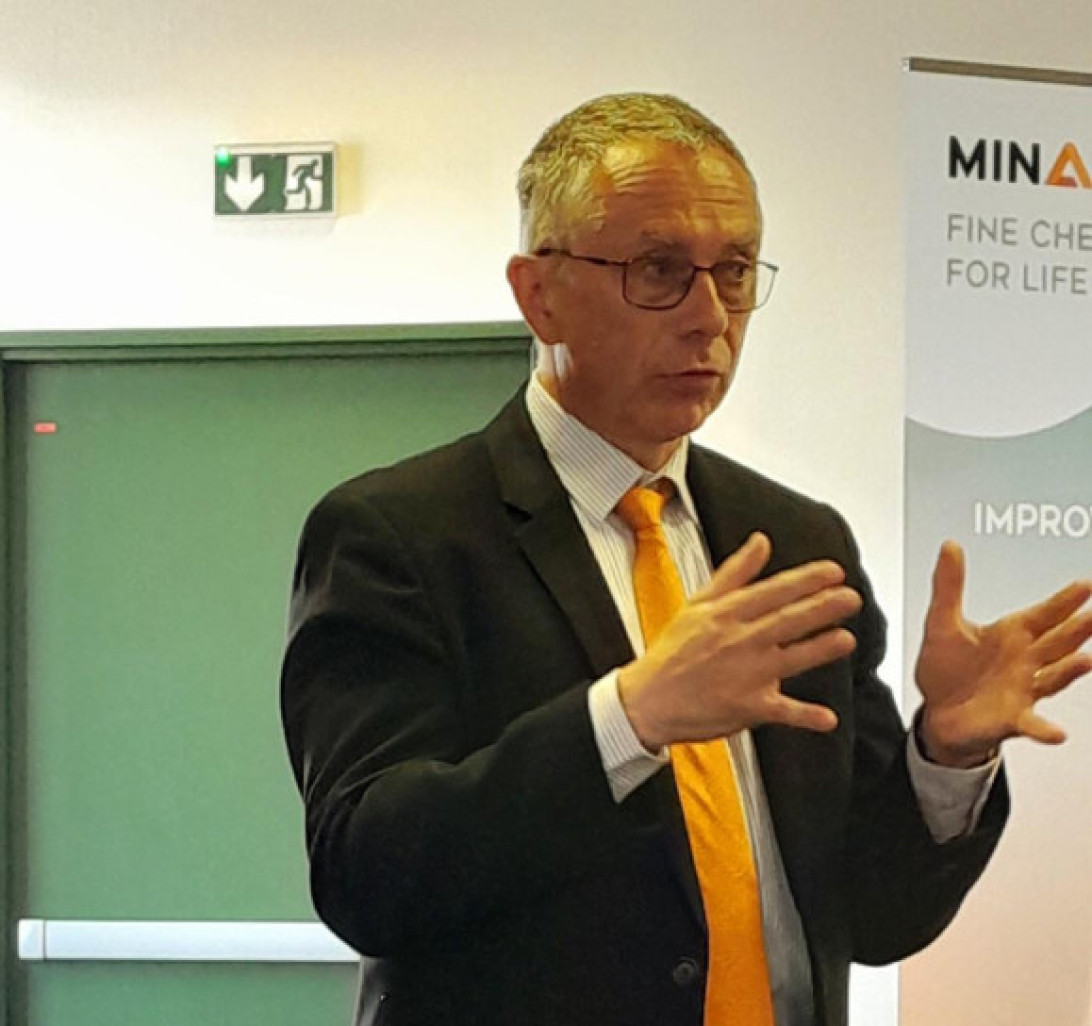 Frédéric Gauchet, président-fondateur du groupe français indépendant de chimie fine, Minafin, lors de sa visite sur son site de Dunkerque, racheté en 2009 au laboratoire pharmaceutique AstraZeneca.