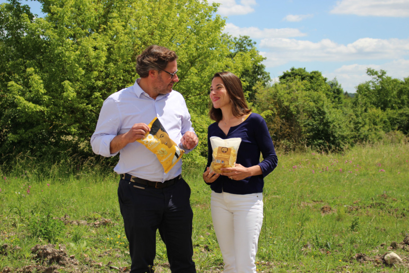 Julie et Stéphane Gérard les fondateurs de So Chips voient grand en doublant leur capacité de production. (© Margot Pyckaert)