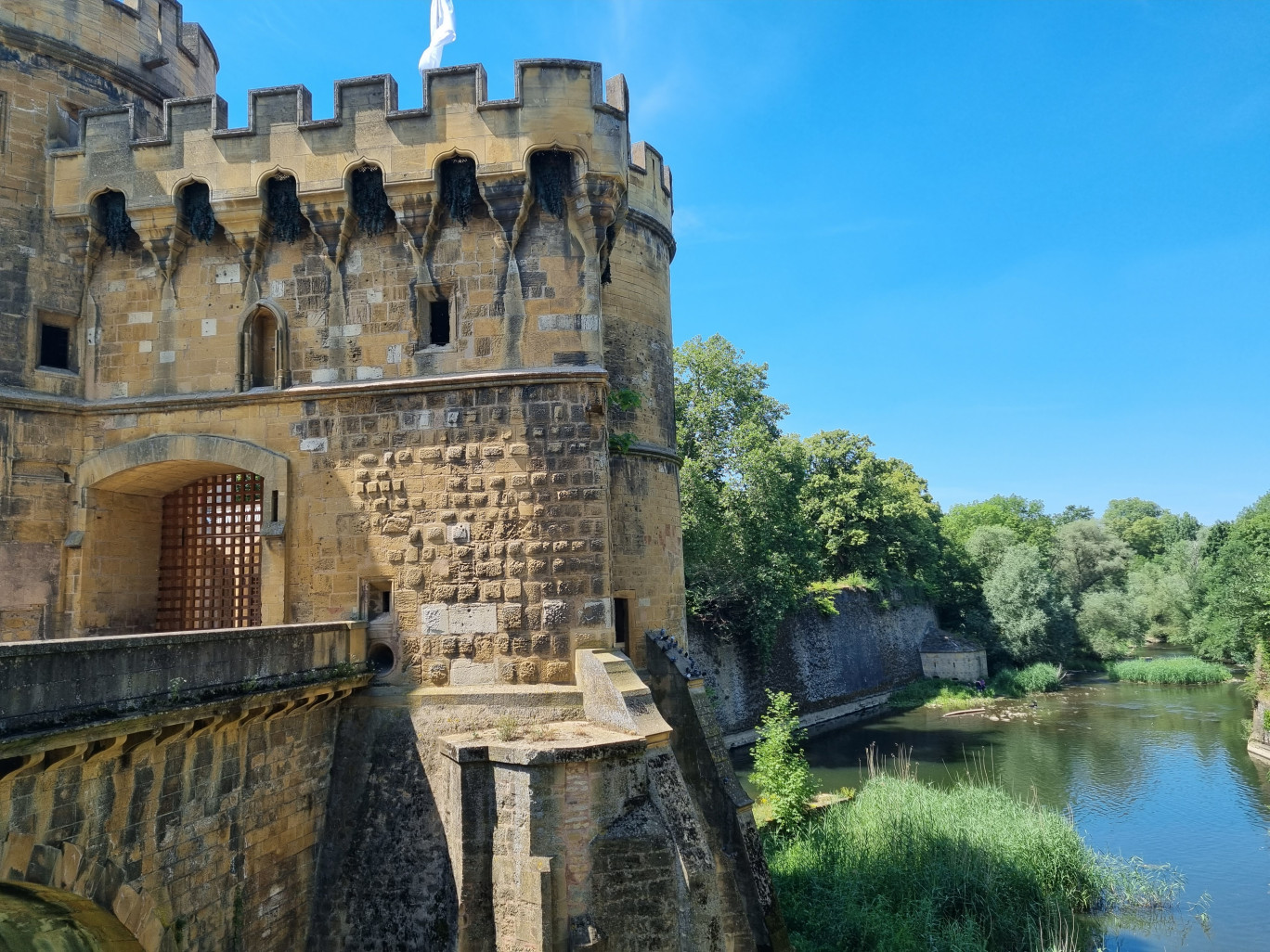  Les acteurs locaux de l’innovation sociale se donnent rendez-vous près de la porte des Allemands, sur le site des Frigos, ancien site militaire réhabilité.  