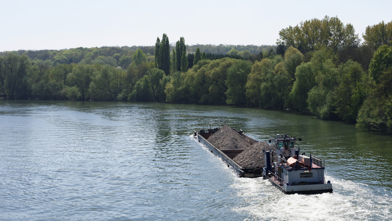 La future plate-forme de Languevoisin s'inscrit dans le projet Multiregion, qui va remodeler le visage du transport fluvial avec des solutions multimodales intégrées. (c)AdobeStock