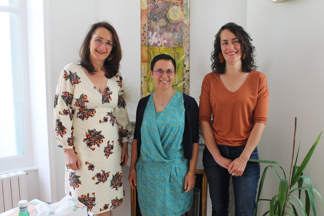 Anne-Catherine Fuchs entourée de Catherine Kerviel et Élise Prévot, les trois pilotes d’Adestan&Kaetera.