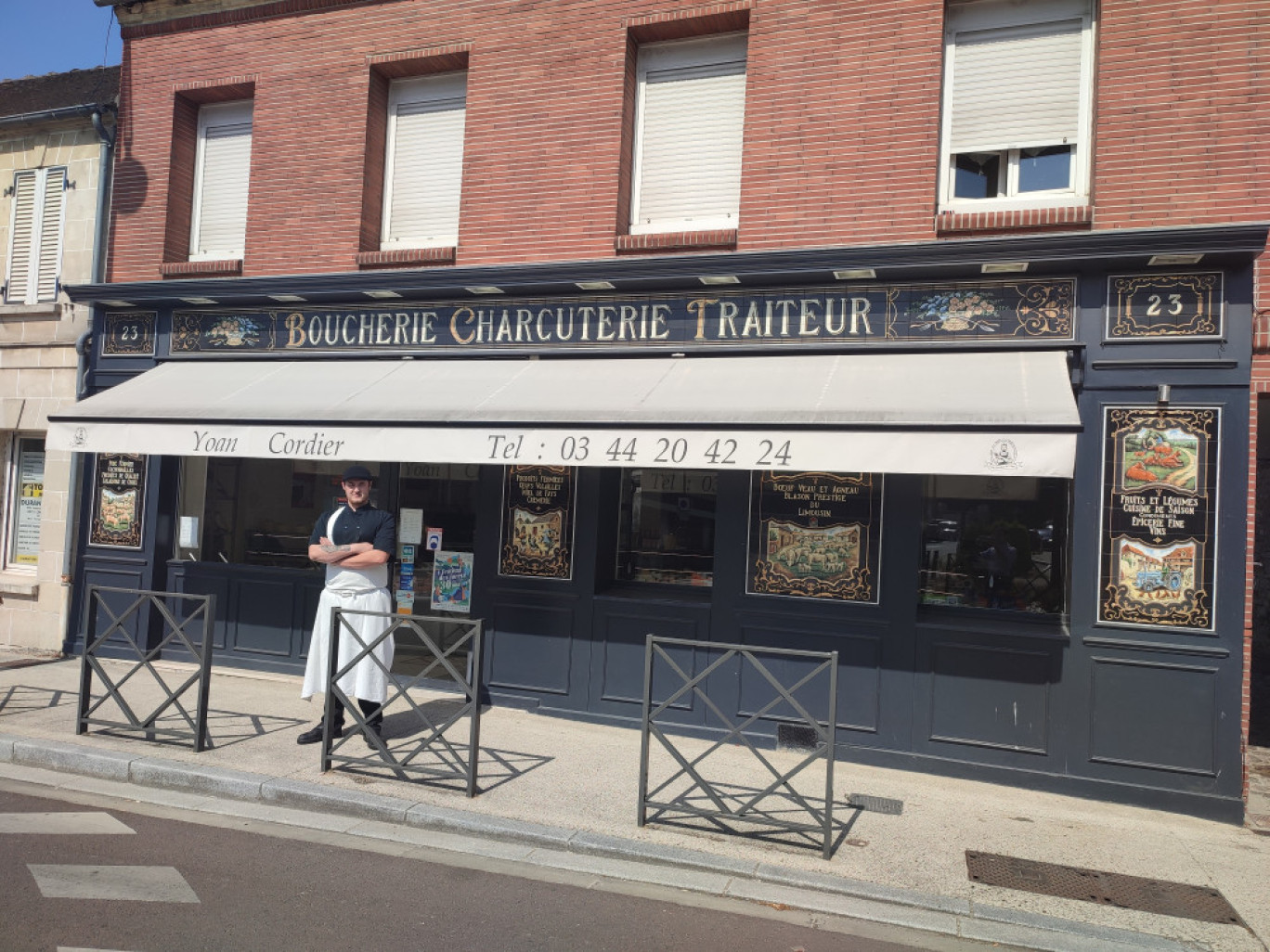 Yoan Cordier, un créateur aidé par le programme In’cube en mars 2022, a repris la boucherie-charcuterie-traiteur de Choisy-Au-Bac et a bénéficié de l’accompagnement In’cube ainsi que de la prime de 3000€. (© Réseau Initiative Oise Est)