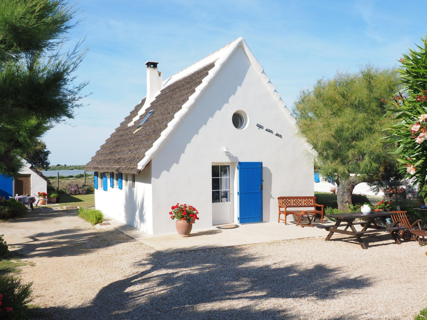 Le passage d’un logement à usage d’habitation à un local meublé «destiné à l'habitation de manière répétée pour de courtes durées» constitue un changement de destination, qui peut être soumis à autorisation de la commune. Crédit Hans