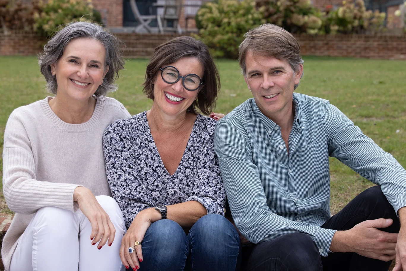 Hélène, Sophie et Laurent, les fondateurs de Pamplemousse Peluches. (c)Pamplemousse Peluches