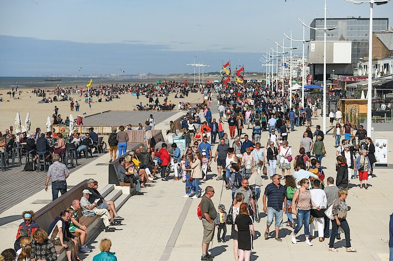 La digue de Malo-les-Bains fait le plein cet été. © Communauté urbaine de Dunkerque