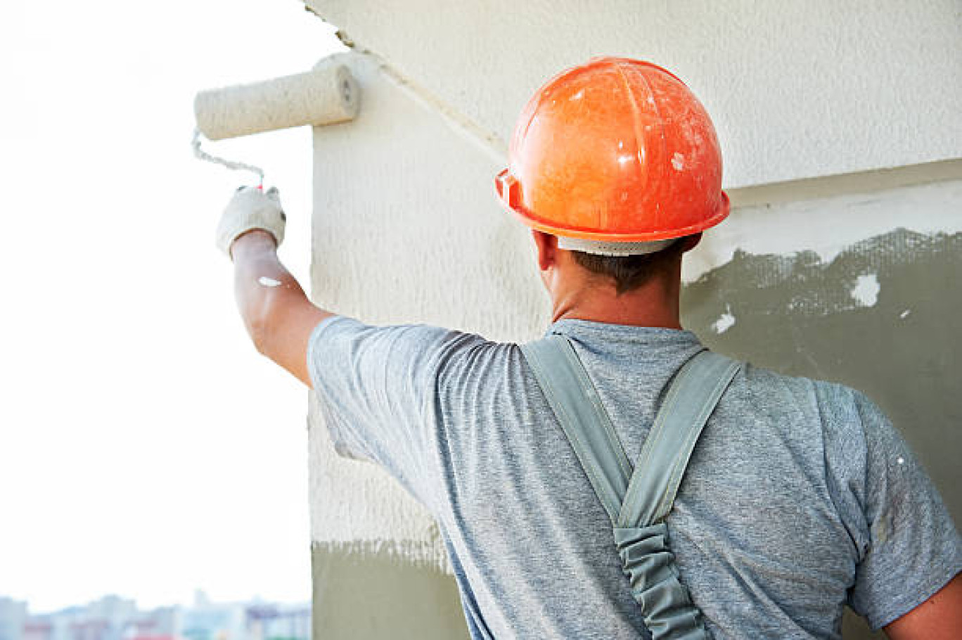 L'avenir des professions du bâtiment passe invariablement par la formation en alternance, pour pérenniser métiers et savoir-faire.  