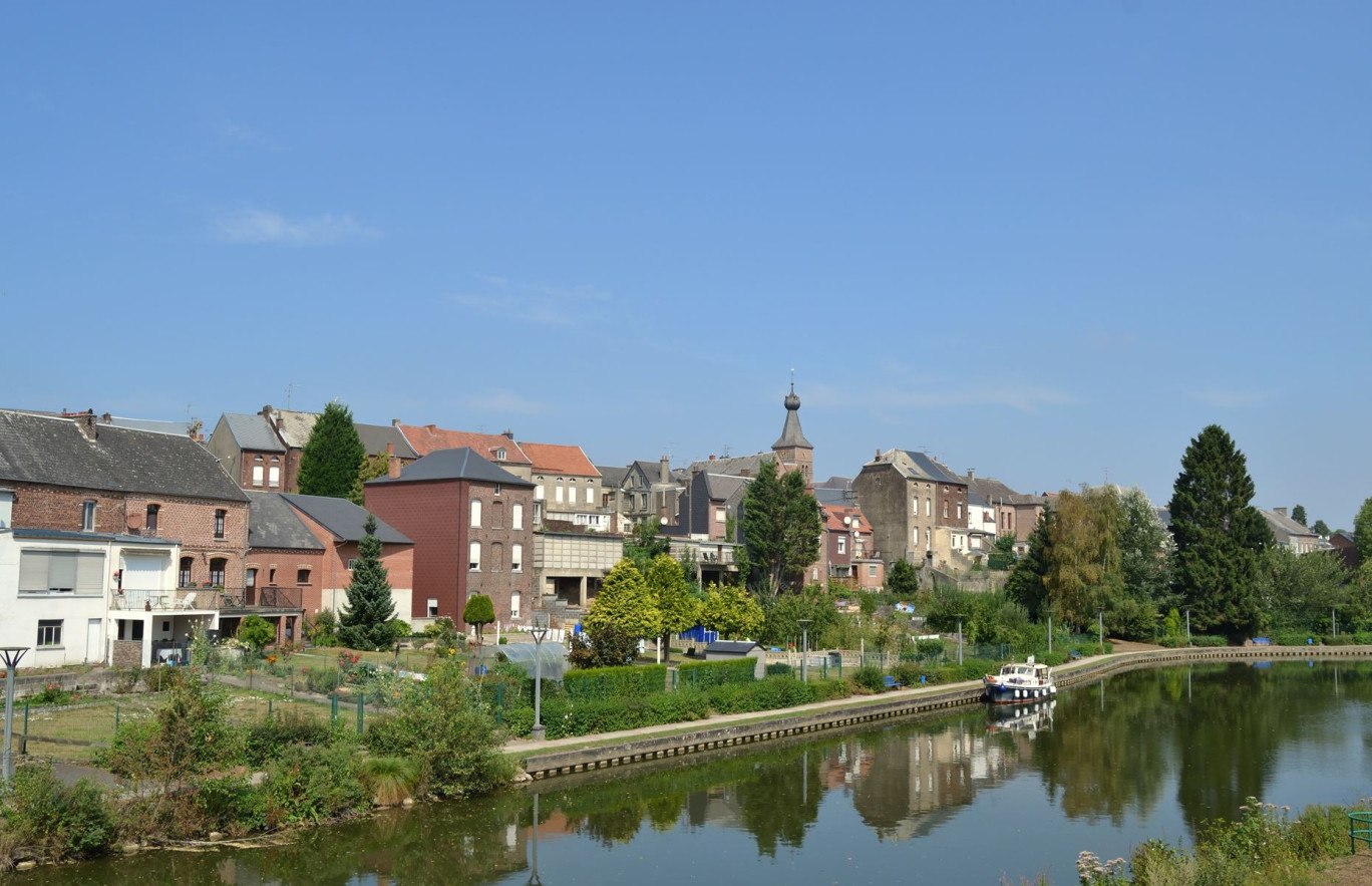 Renforcer le soutien aux territoires les plus vulnérables, comme la Sambre-Avesnois, figure parmi les axes de développement. © graphlight