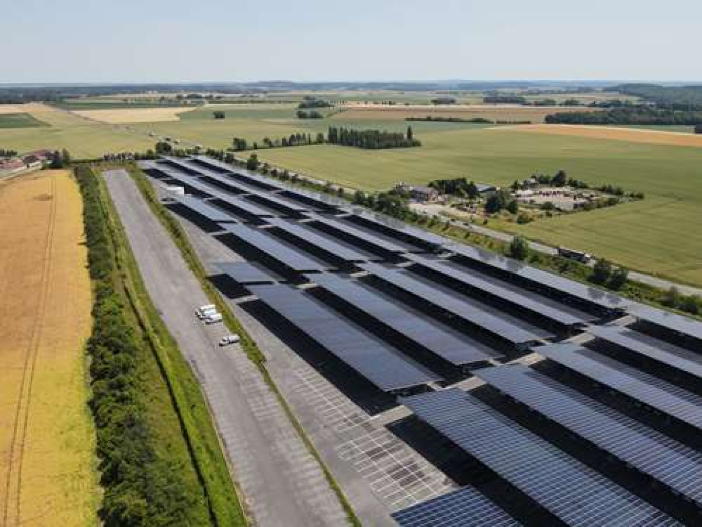 Cette installation d'une puissance totale de 27 Mwc permet de produire l'équivalent de la consommation électrique annuelle de près de 13 000 personnes. (c) Dusautois Baptiste - Engie Green