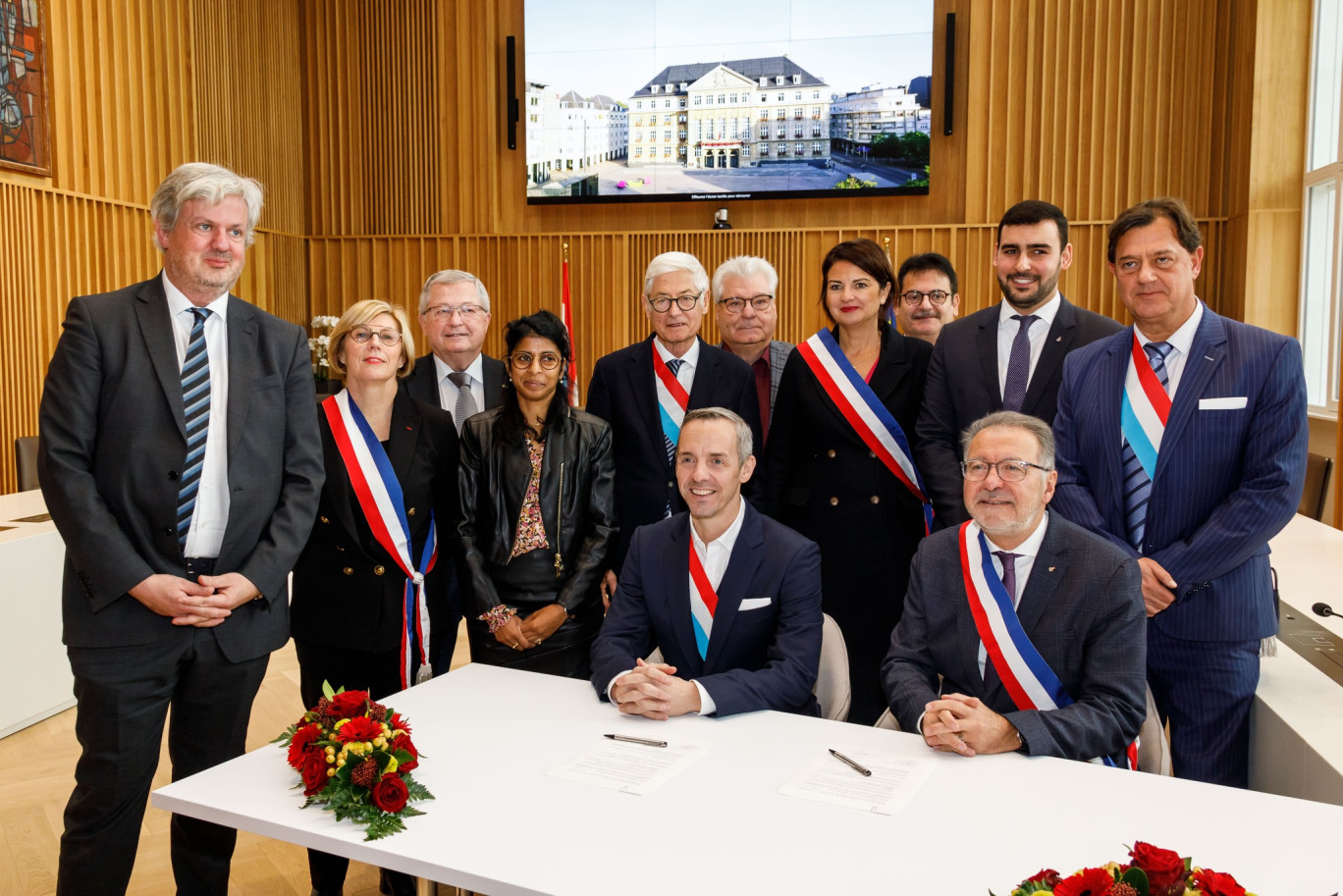 Les élus thionvillois et eschois au diapason d'une ambition commune. © : Ville de Thionville.  