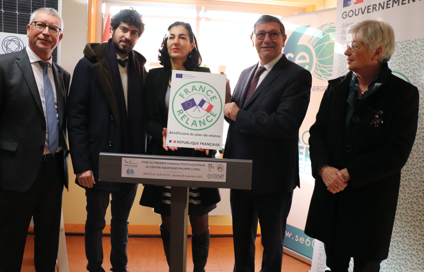  Remise de la plaque France Relance par Noura Kihal Flégeau, sous-préfète de Clermont. (c)DR