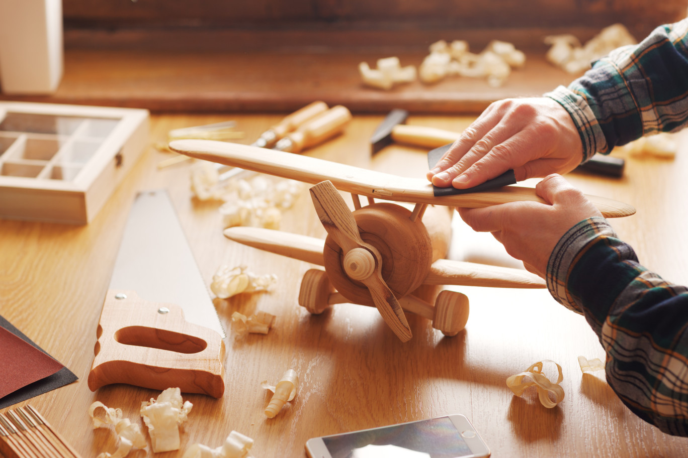 Les articles d'Un monde de bois sont fabriqués avec amour et précision.