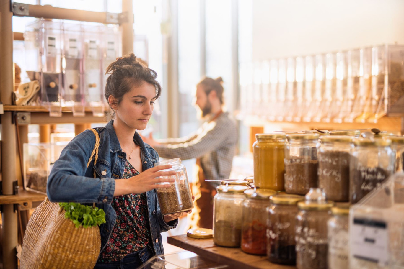 La proportion des Français qui achètent au moins une fois par mois des produits responsables dans le domaine de l’alimentation atteint 81%. © jackfrog