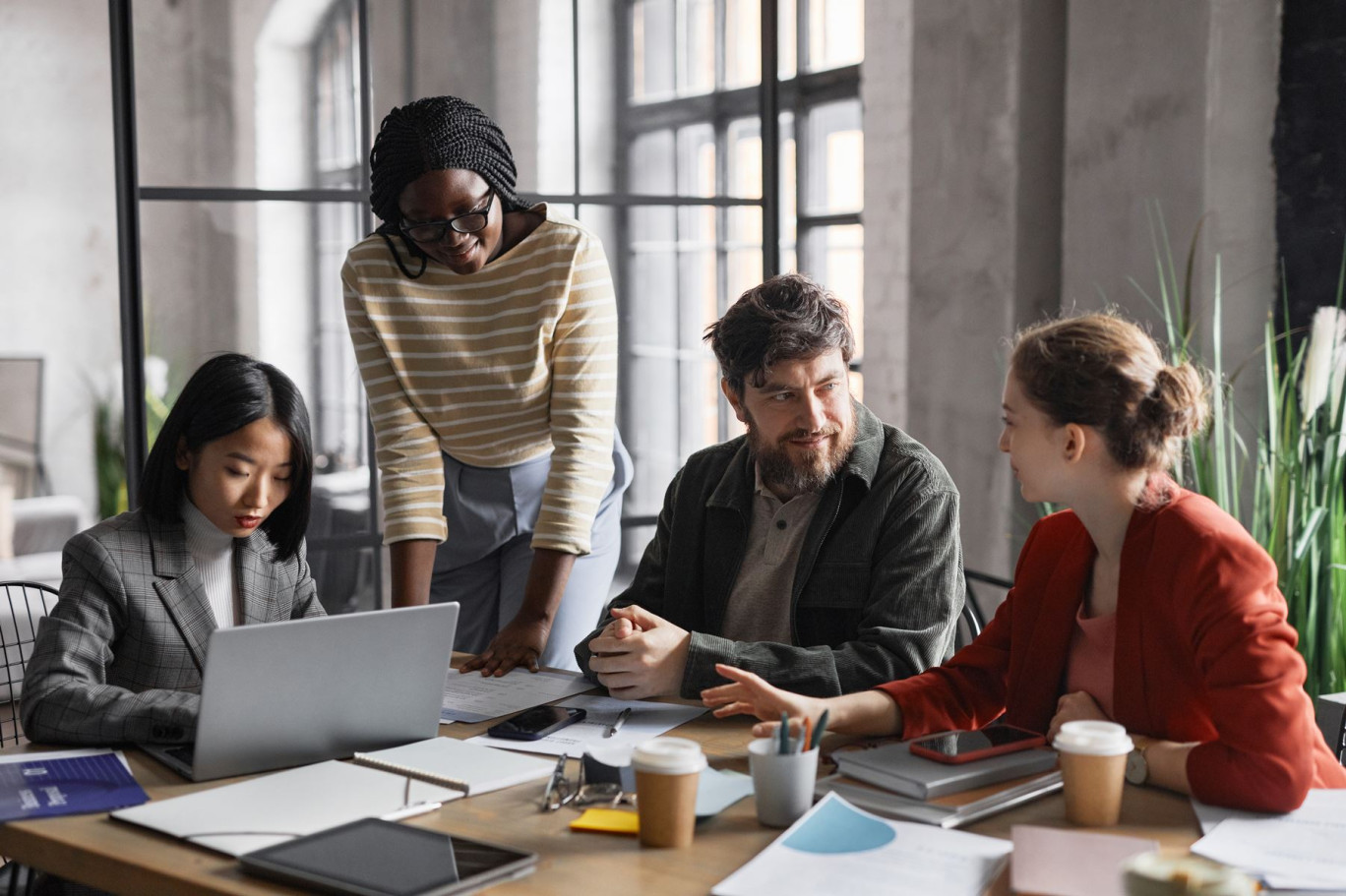 Selon une récente enquête, 72% des 18-34 ans envisageraient de décliner une offre ou de quitter une entreprise si leur manager «n’encourage pas des initiatives de diversité et d’inclusion». © Seventyfour